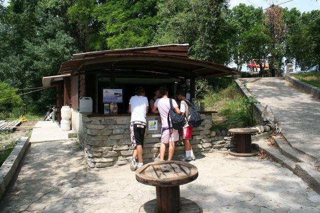  独木舟租赁基地 Le Pont Suspendu 